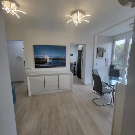 Palmeral Lara Casas *